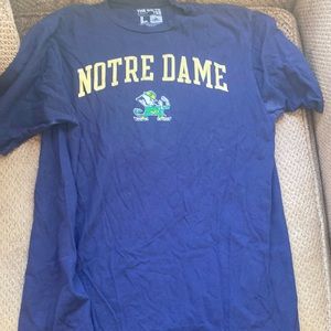 NOTRE DAME LARGE ADIDAS SHIRT JUST NEEDS A WASH AND ITS BRAND NEW